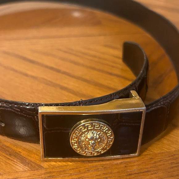 VINTAGE AUTHENTIC VERSACE MEDUSA BROWN LEATHER BELT SMALL 36 inches